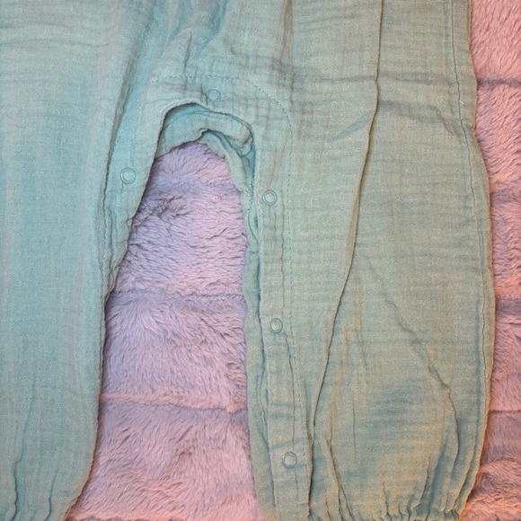 24 Months Curious by Peek Green Smocked Romper, Snap Buttons, St Patrick’s Day - Picture 5 of 8